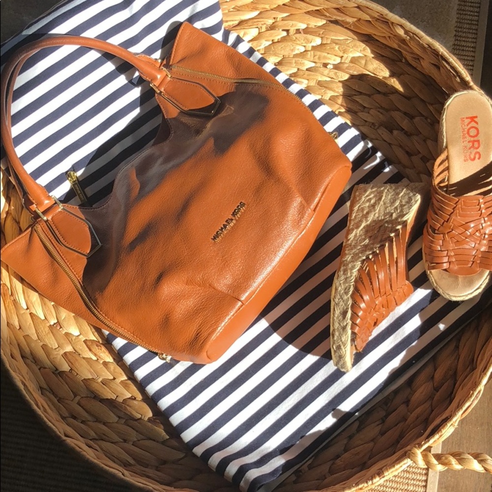 😎Michael by Michael Kors tan leather handbag